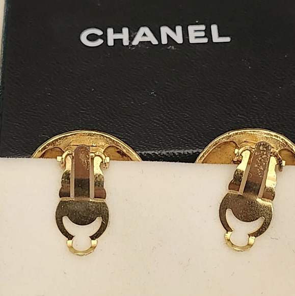CHANEL 24k Gold Plated CC Logo Rope Round Clip On Earrings - Picture 4 of 7